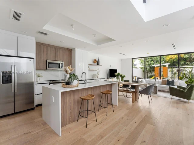 1661 SW 19th Ter, Miami FL 33145