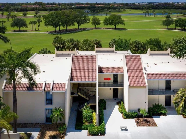 1801 Presidential Way # D202, West Palm Beach FL 33401