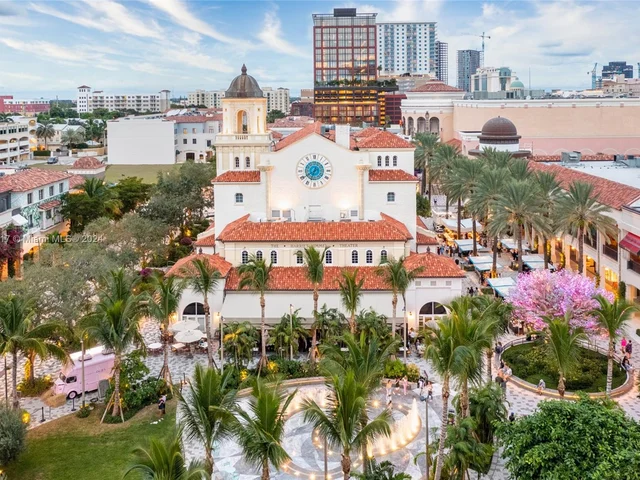 1801 Presidential Way # D202, West Palm Beach FL 33401