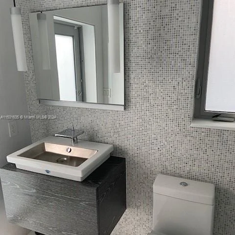 1000 N Shore Dr, Miami Beach FL 33141