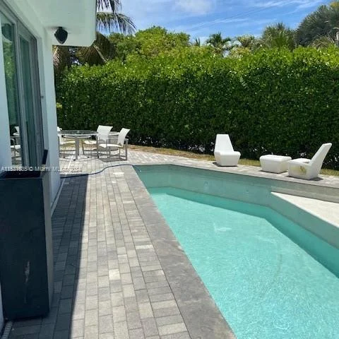 1000 N Shore Dr, Miami Beach FL 33141