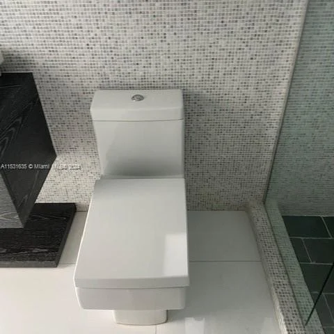 1000 N Shore Dr, Miami Beach FL 33141