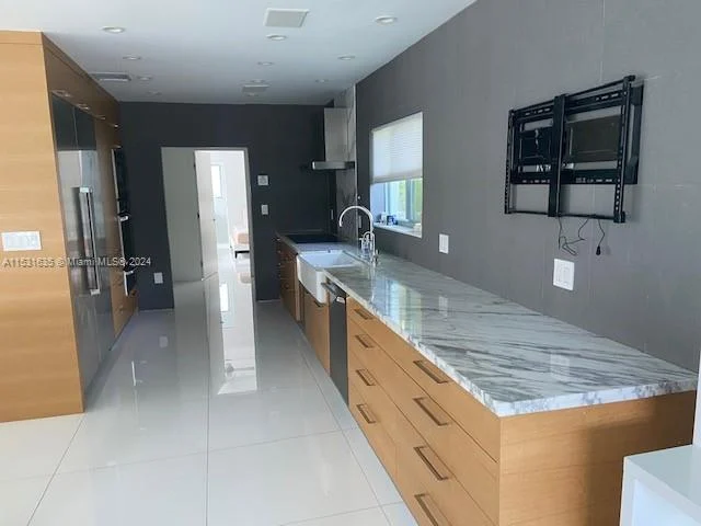 1000 N Shore Dr, Miami Beach FL 33141