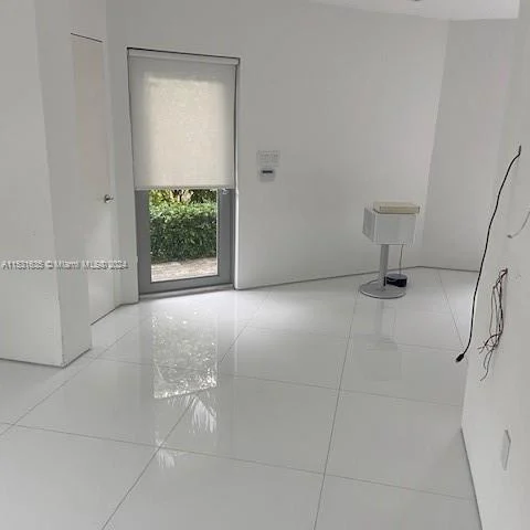 1000 N Shore Dr, Miami Beach FL 33141