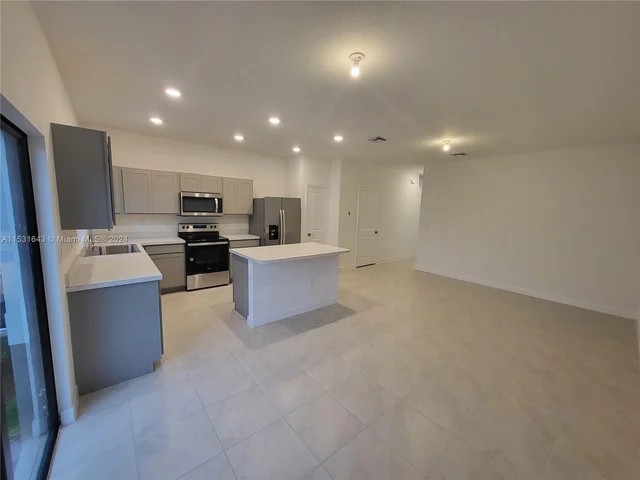 669 SW 11th St # 669, Florida City FL 33034