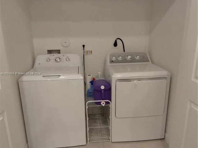 669 SW 11th St # 669, Florida City FL 33034