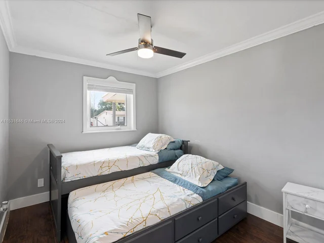 4313 SW 50th St, Dania Beach FL 33314