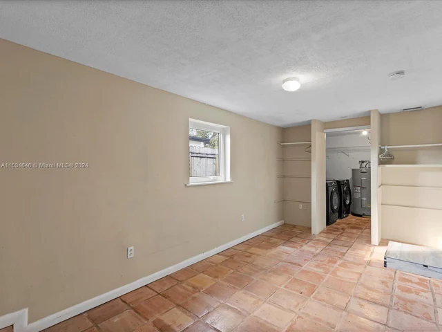 4313 SW 50th St, Dania Beach FL 33314