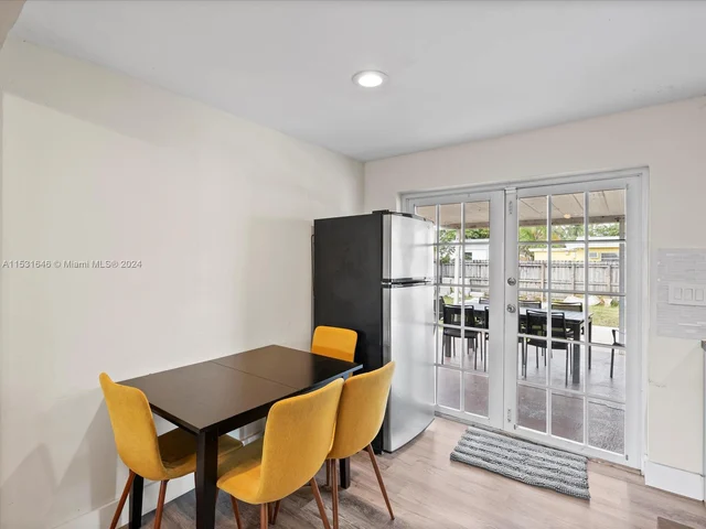 4313 SW 50th St, Dania Beach FL 33314