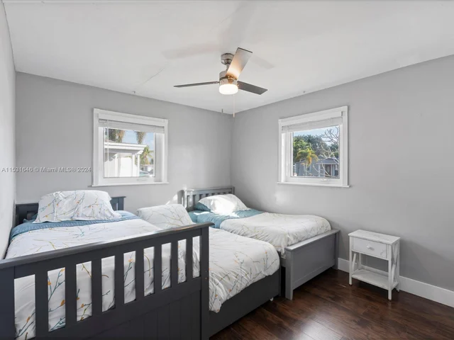 4313 SW 50th St, Dania Beach FL 33314