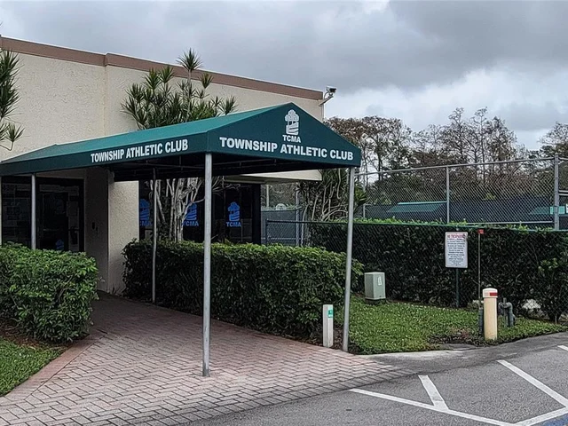 3235 S Carambola Cir S # 23118, Coconut Creek FL 33066