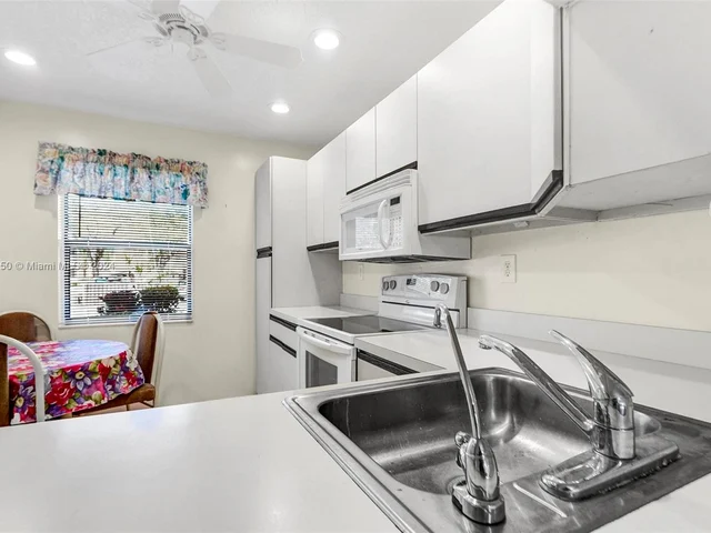 3235 S Carambola Cir S # 23118, Coconut Creek FL 33066