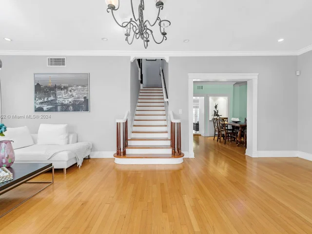 1535 SW 13th St, Miami FL 33145