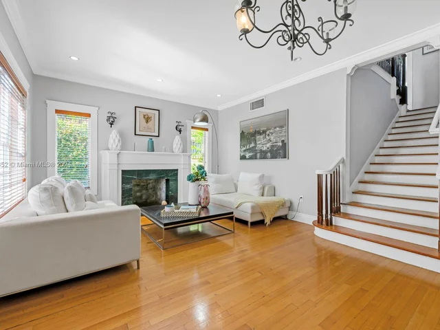 1535 SW 13th St, Miami FL 33145