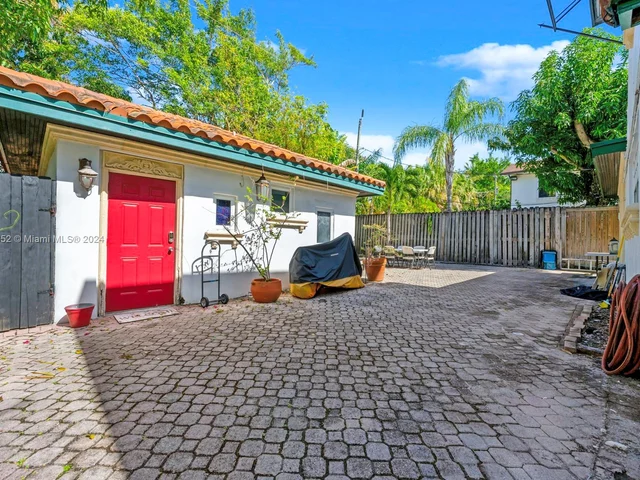 1535 SW 13th St, Miami FL 33145