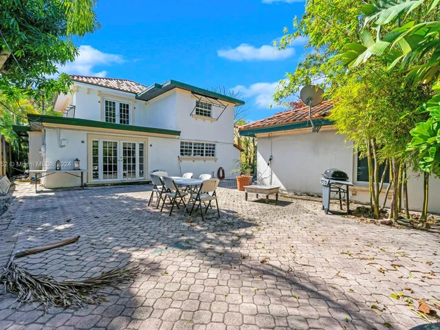 1535 SW 13th St, Miami FL 33145