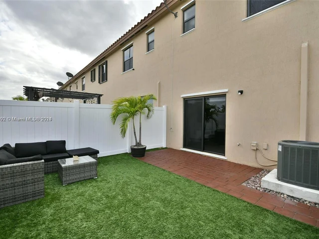 9419 W 32nd Ln # 9419, Hialeah FL 33018