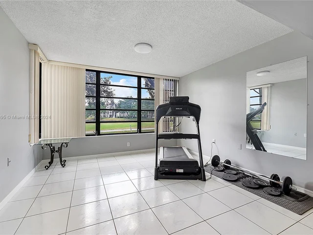 1713 Whitehall Dr # 103, Davie FL 33324