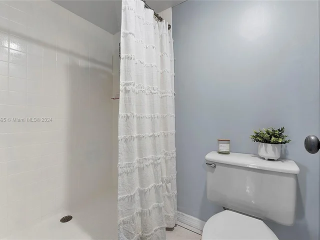 1713 Whitehall Dr # 103, Davie FL 33324