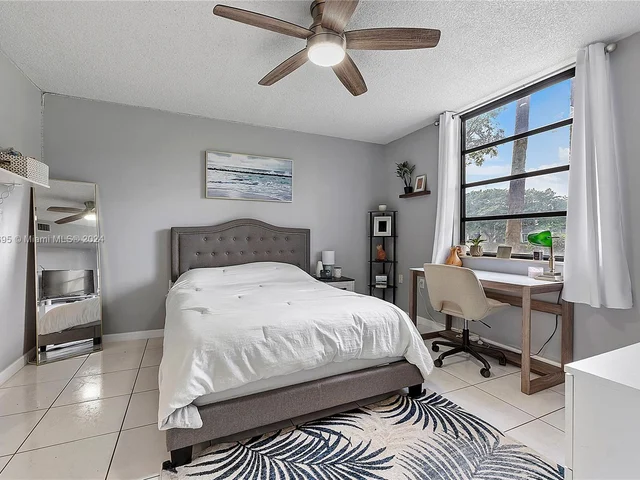 1713 Whitehall Dr # 103, Davie FL 33324