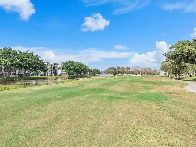 1713 Whitehall Dr # 103, Davie FL 33324