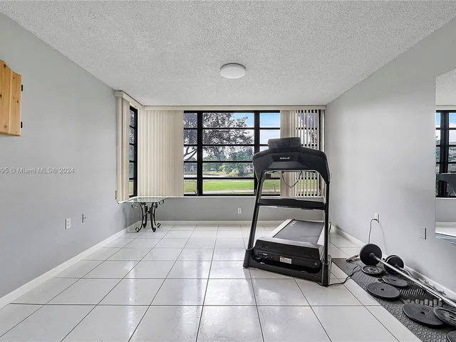 1713 Whitehall Dr # 103, Davie FL 33324