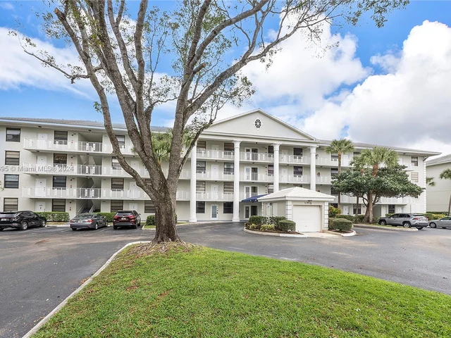 1713 Whitehall Dr # 103, Davie FL 33324