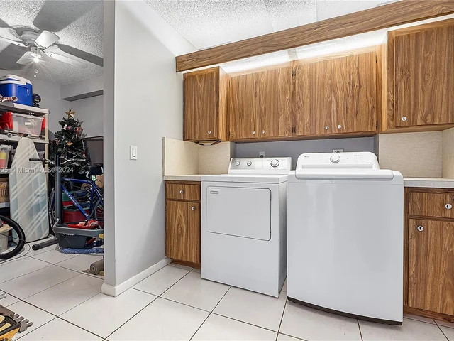 1713 Whitehall Dr # 103, Davie FL 33324