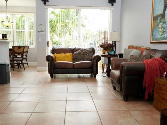 15792 NW 15th Ct, Pembroke Pines FL 33028