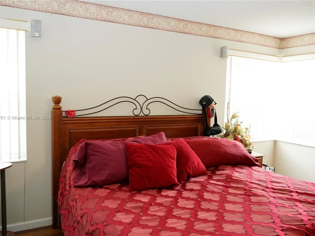 15792 NW 15th Ct, Pembroke Pines FL 33028