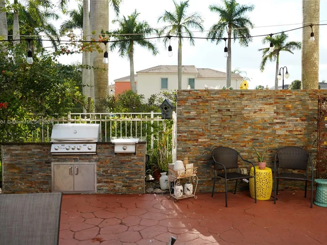 15792 NW 15th Ct, Pembroke Pines FL 33028