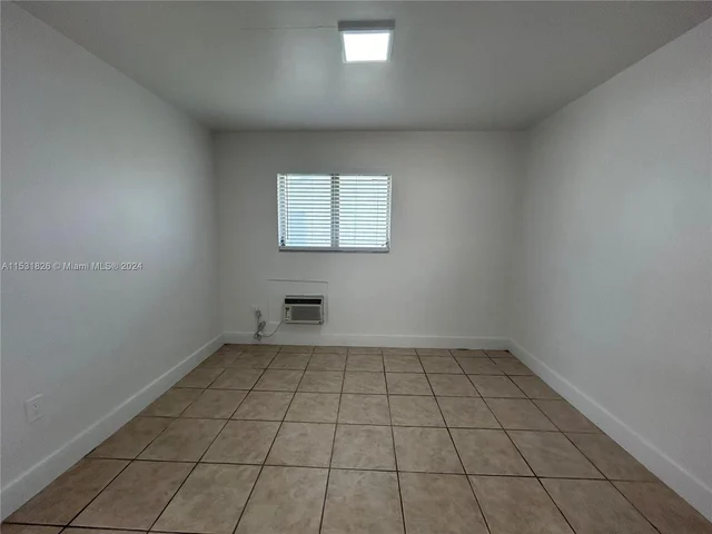 775 NE 128th St # 8, North Miami FL 33161