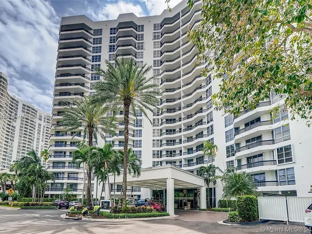 3600 Mystic Pointe Dr # 507, Aventura FL 33180