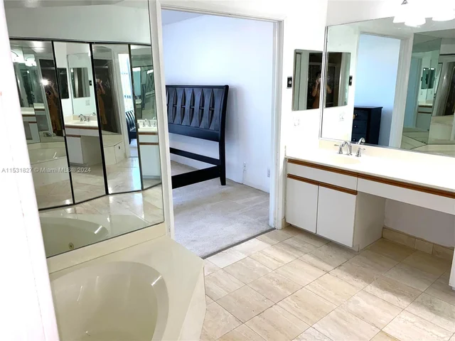 3600 Mystic Pointe Dr # 507, Aventura FL 33180