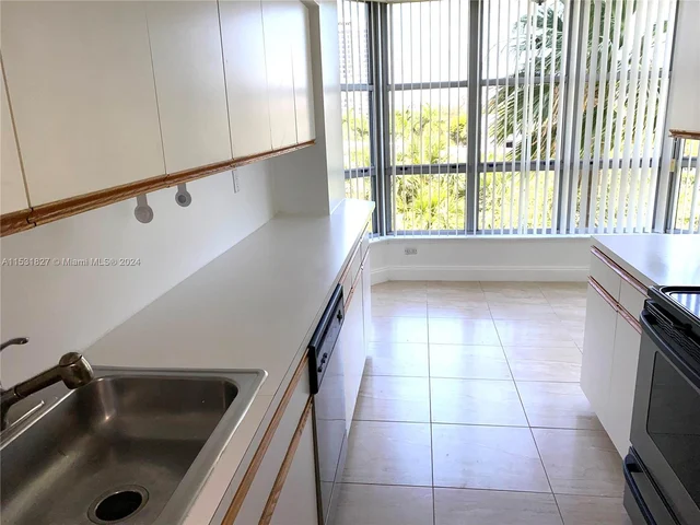 3600 Mystic Pointe Dr # 507, Aventura FL 33180