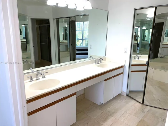 3600 Mystic Pointe Dr # 507, Aventura FL 33180