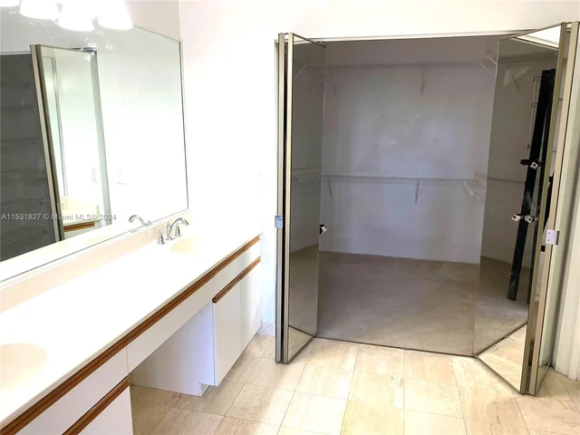 3600 Mystic Pointe Dr # 507, Aventura FL 33180