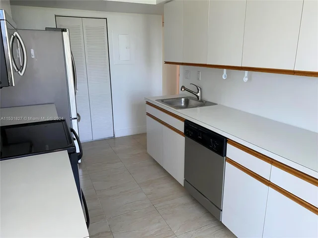 3600 Mystic Pointe Dr # 507, Aventura FL 33180