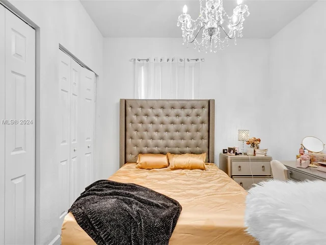 9244 W 33rd Way, Hialeah FL 33018