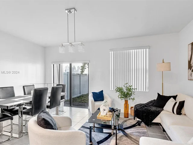 9244 W 33rd Way, Hialeah FL 33018