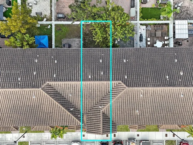 9244 W 33rd Way, Hialeah FL 33018