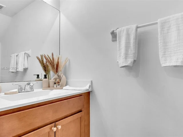 9244 W 33rd Way, Hialeah FL 33018