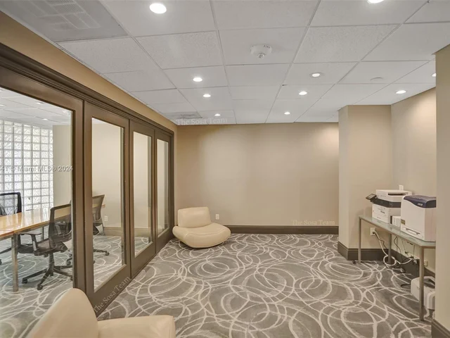 770 Claughton Island Dr # 10, Miami FL 33131