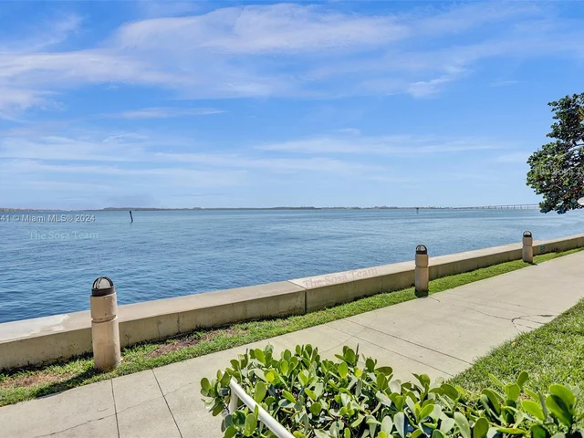 770 Claughton Island Dr # 10, Miami FL 33131