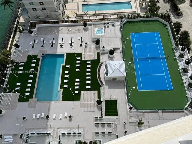 770 Claughton Island Dr # 10, Miami FL 33131