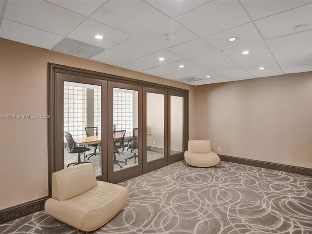 770 Claughton Island Dr # 10, Miami FL 33131