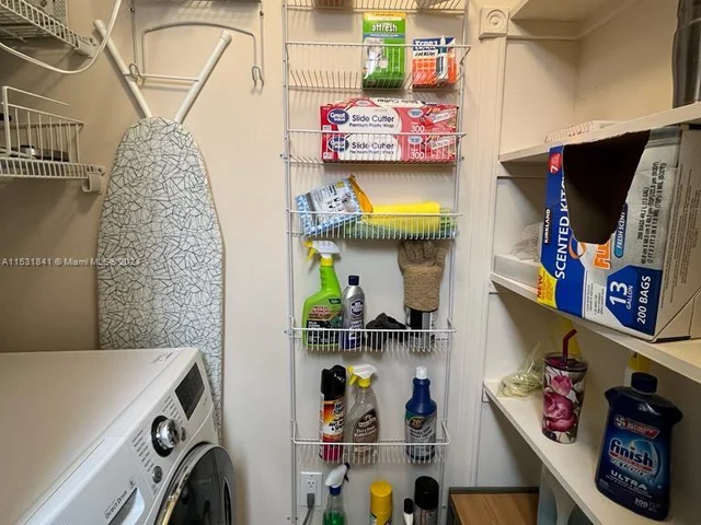 770 Claughton Island Dr # 10, Miami FL 33131