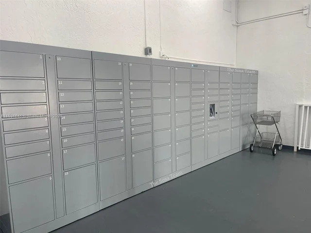 770 Claughton Island Dr # 10, Miami FL 33131