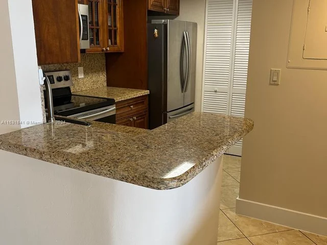 770 Claughton Island Dr # 10, Miami FL 33131