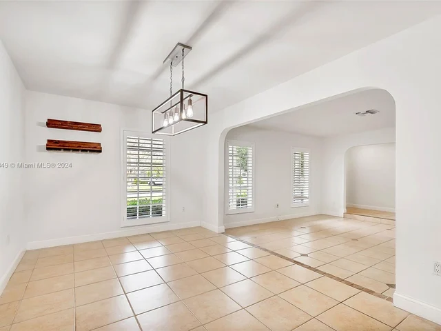 7540 SW 174th St, Palmetto Bay FL 33157